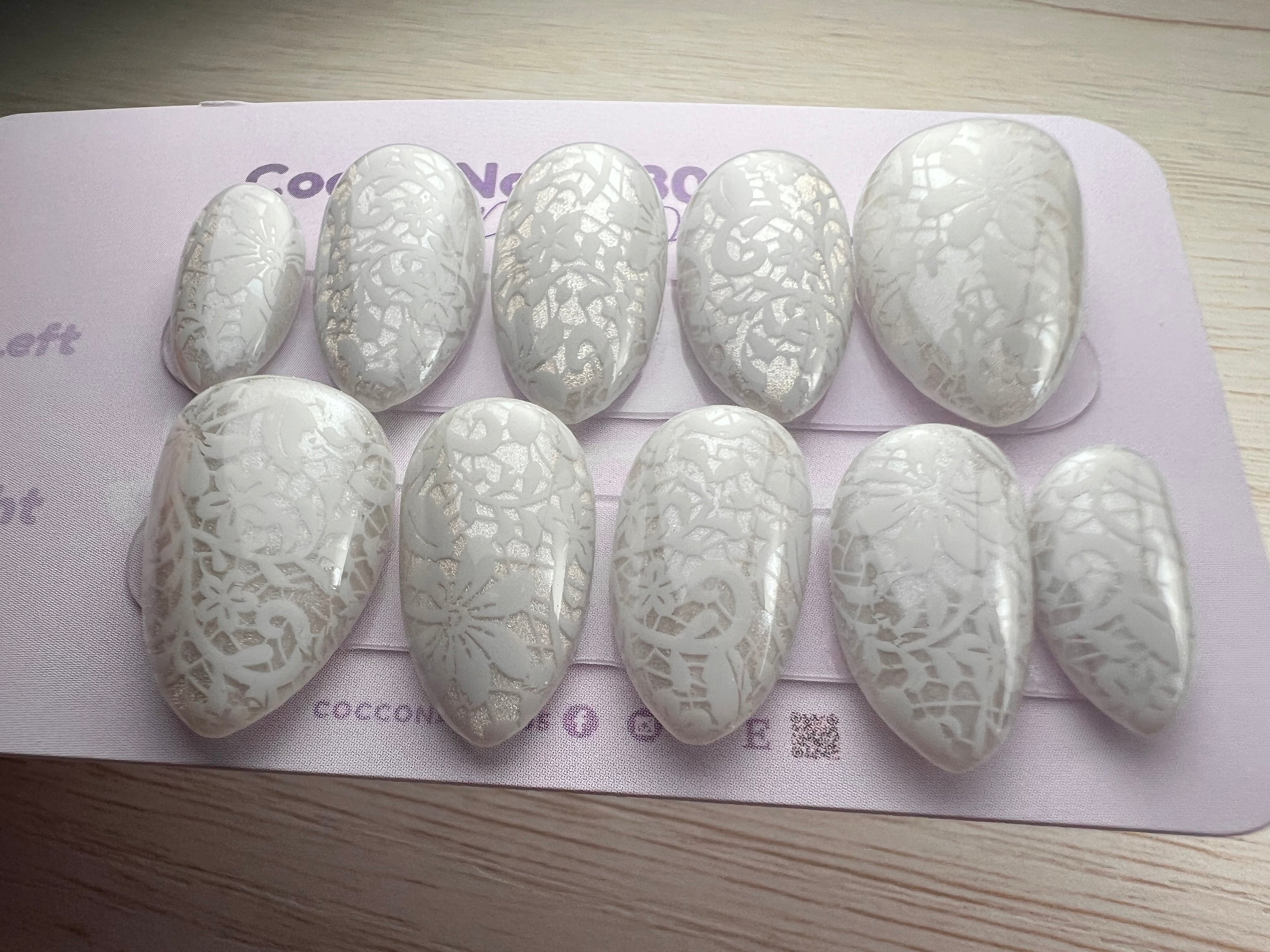 Lace Cat Eye Press On Nails
